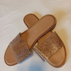 New-Size 10 Tan and gold